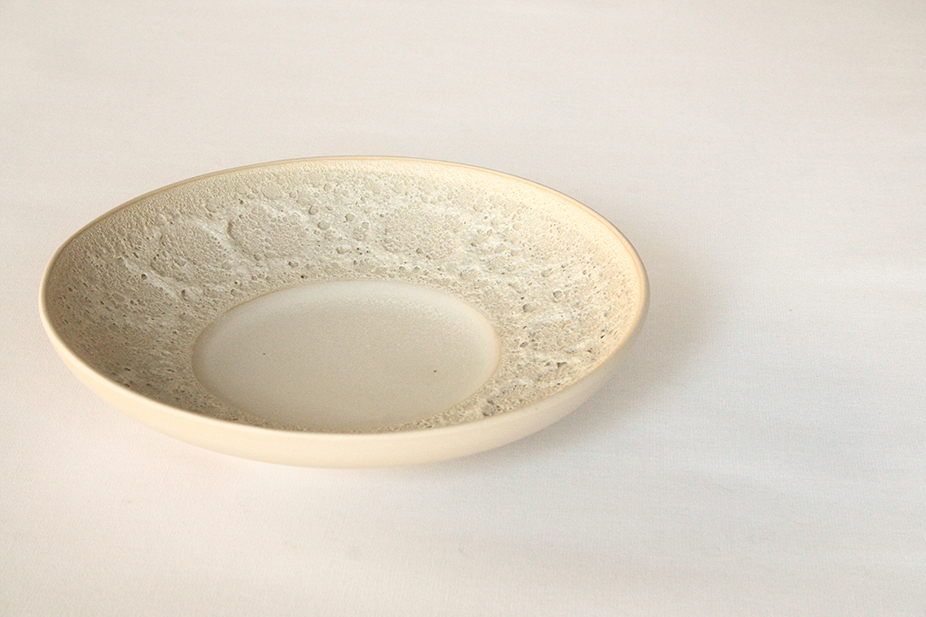 plate | focus shallow | T014