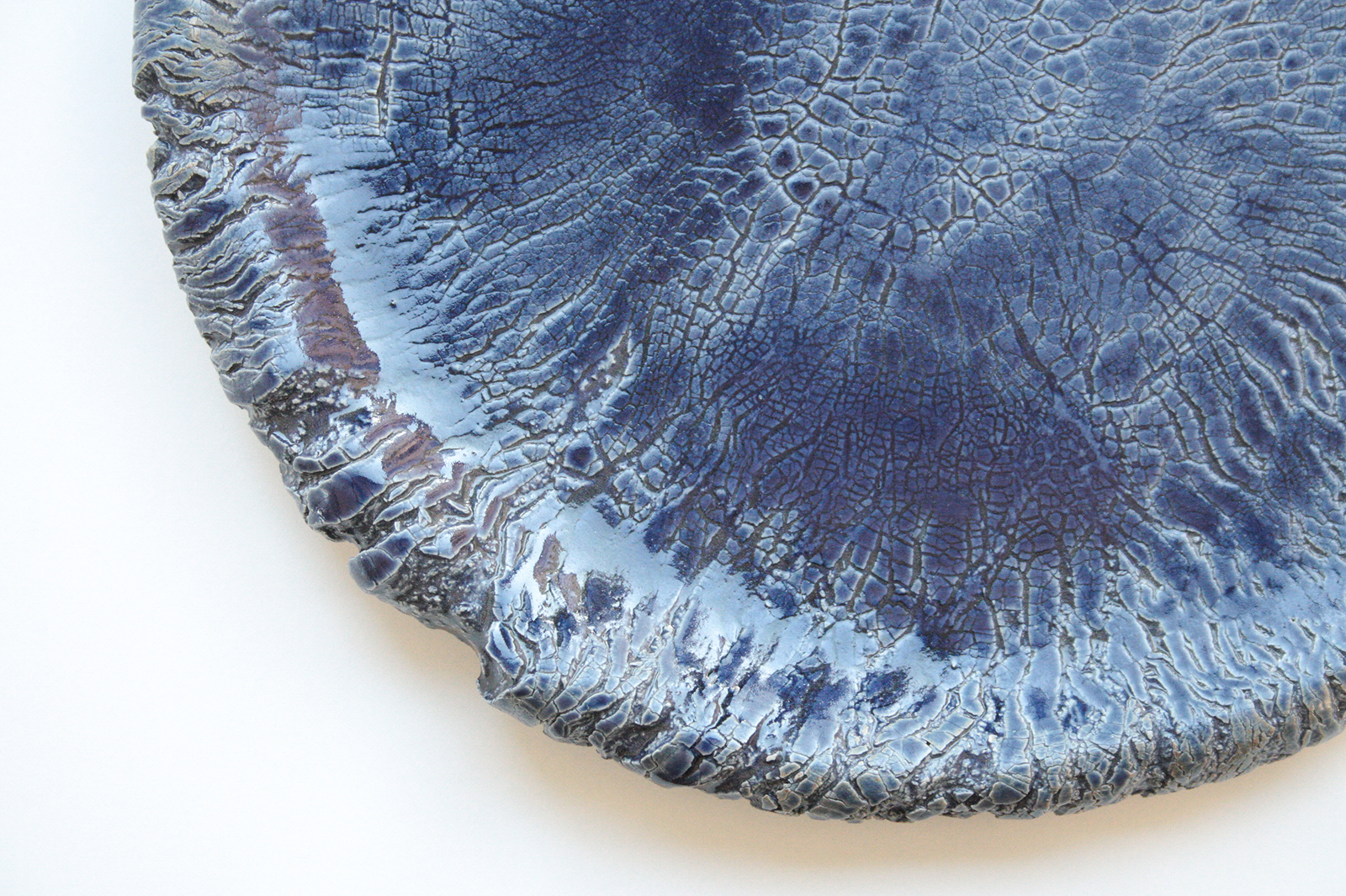 cracked plain plate | T1 - Image 3